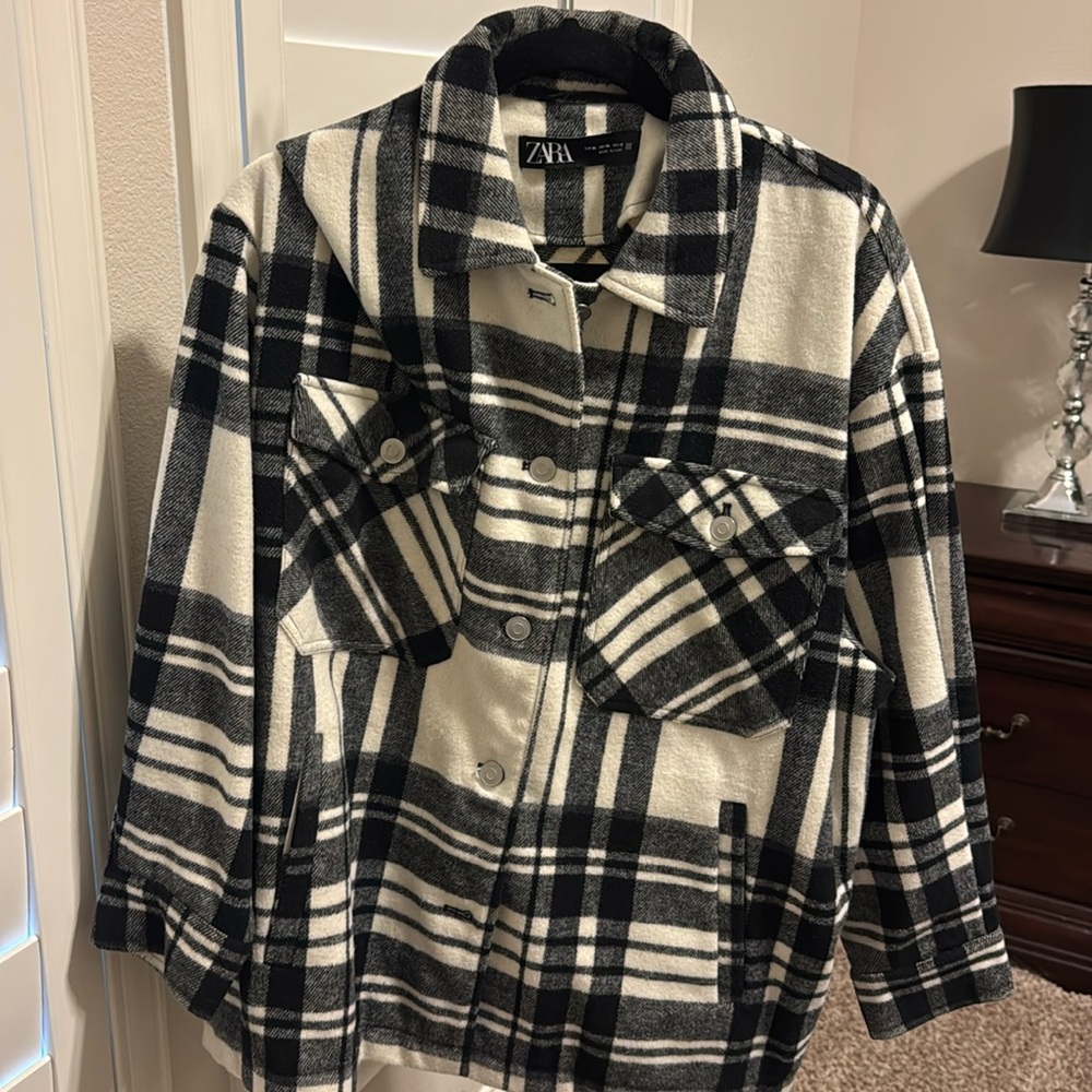 Zara black & white plaid winter jacket 
size XL EUC
